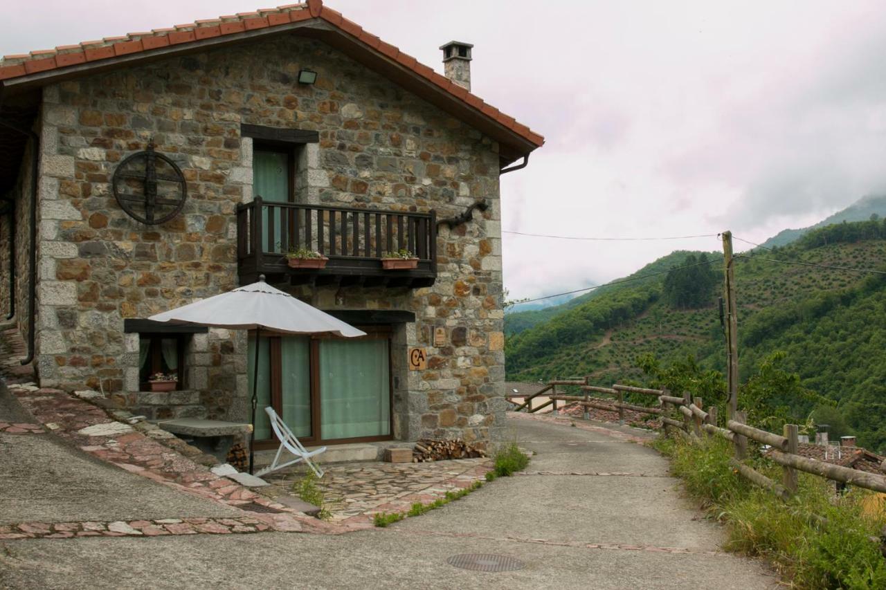 Llar De Cosme Guest House Caso Exterior photo